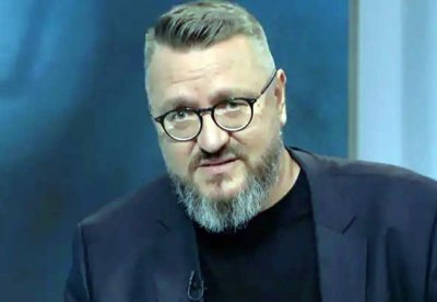 Карбовски: Мръсни тролове, тържествувате върху носталгията на вашите баби, дядовци, бащи и майки
