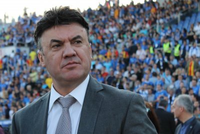 Борислав Михайлов е стабилен, но все още не може да комуникира