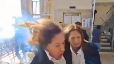 Депутатка е ранена при взрив в парламента на Хондурас (ВИДЕО)