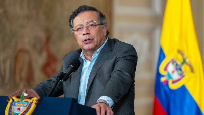 Президентът на Колумбия Густаво Петро: Готов съм да взема оръжие за защита на страната