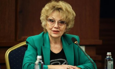 &bdquo;Филтър&ldquo;: Валерия Велева заряза Делян Пеевски и в характерен стил се хвърли в обятията на Йотова и Радев