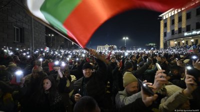 Протести в София днес: ПП&ndash;ДБ настоява за 100% машинно гласуване, &bdquo;Възраждане&ldquo; се обявява срещу изборните промени