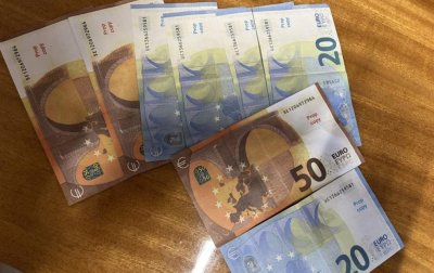Младежи опитаха да плащат с реквизитни банкноти в евро във Велико Търново