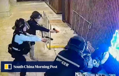 Полицията в Хонконг застреля мъж с нож при инцидент в търговски център (ВИДЕО 18+)