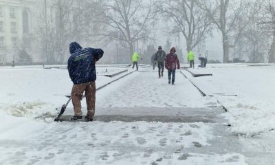 Кой чисти снега в София и кой плаща глобите при неизпълнение