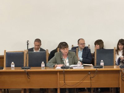 Правната комисия замени машинния вот със сканиране на хартиени бюлетини