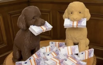 Делян Пеевски откри нова експозиция в Музея на сглобката в парламента (ВИДЕО)