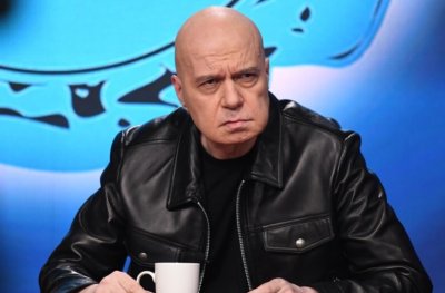 Слави Трифонов призна: Нощем си говоря с изкуствен интелект