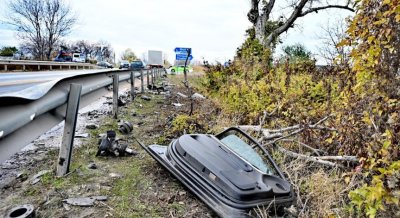 (ОБНОВЕНА) Мъж загина при тежка катастрофа на заледен път край село Телиш