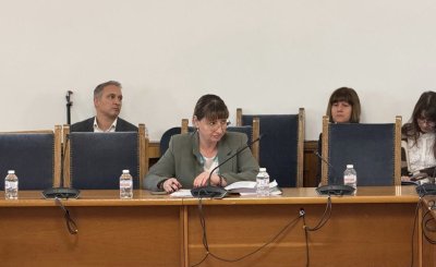 Правната комисия подкрепи ограничения за секциите извън ЕС, но отхвърли предложенията на ДБ за машинното гласуване