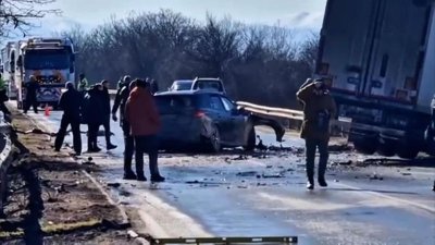 Шофьорът на тира от катастрофата край Телиш с 16 акта и отнето свидетелство в миналото