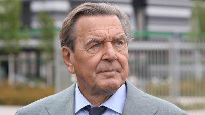 Шрьодер с тревожно предупреждение: Германия върви към упадък без диалог с Русия