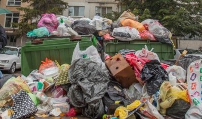 Столичният общински съвет обсъжда освобождаване от такса смет заради кризата с отпадъците