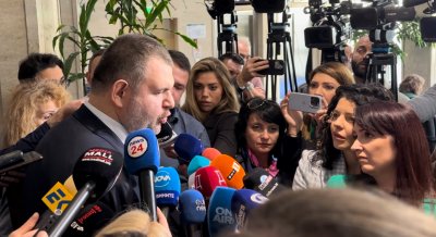 Делян Пеевски: Категорично заставам зад българските полицаи след снощните ексцесии (ВИДЕО)