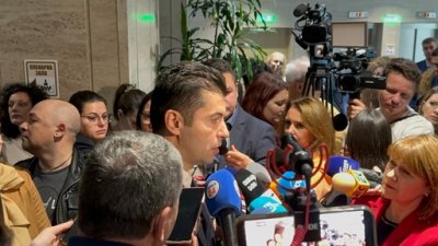 Кирил Петков: Няма да се регистрираме, ако не дойдат ГЕРБ и ДПС, за да не дадем възможност на &ldquo;Възраждане&rdquo; да лидира законодателния процес (ВИДЕО)