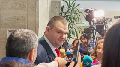 Делян Пеевски: Дерогацията за Лукойл трябва да отпадне веднага (ВИДЕО)