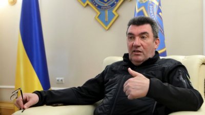 СМЯХ! Секретарят по отбраната на Украйна обвини британския Time в руска пропаганда