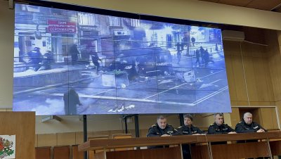 СДВР: Действията на полицията бяха продиктувани единствено от целта да опазим живота и здравето на мирно протестиращите, с нищо не сме провокирали вандалите! (ВИДЕО)