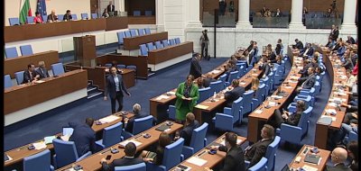 Депутатите гласуват вота на недоверие към кабинета "Денков" (НА ЖИВО)