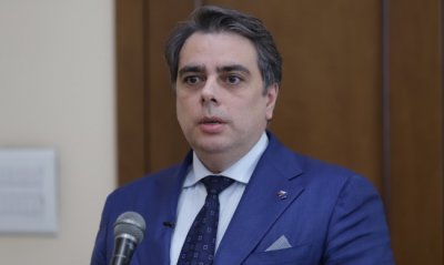 Асен Василев: Без коледни надбавки за пенсионерите