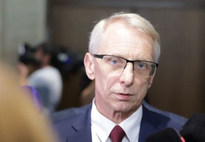 ГРАНДИОЗЕН СКАНДАЛ! С отвратителни лъжи и без заседание на МС Денков поиска оставката на шефа на ДАНС! Разпращал по куриер да събира подписи от министри
