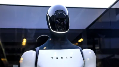 Мъск залага бъдещето на Tesla на роботи, не на автомобили