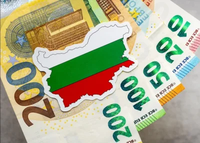 Икономисти предупреждават: Закръглянето в евро вече вдига цените, а фискалната дупка зее