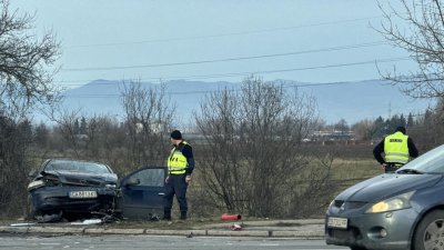 Тежка верижна катастрофа на АМ &bdquo;Тракия&ldquo; в посока София (СНИМКИ)