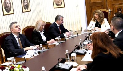 Илияна Йотова се срещна с БСП - Обединена левица и обсъди провеждането на честни избори и мерките срещу ценовия шок (ВИДЕО)