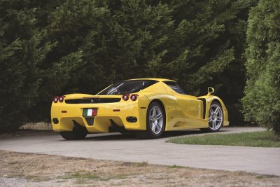 Ferrari Enzo беше продадено на търг за 15 млн. евро
