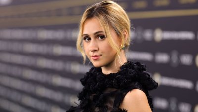 Мария Бакалова се снима с Райън Рейнолдс в нов филм