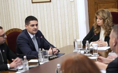 Проф. Боян Чуков: Радостин Василев е един уличен гамен, който се озова в президентството