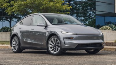 Tesla представя нов Model Y с поглед към европейския пазар (ВИДЕО)
