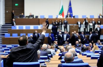 Скандал в парламента заради случая &bdquo;Петрохан&ldquo; &ndash; напрежение между ПП&ndash;ДБ и ИТН