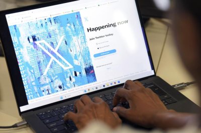 &bdquo;Екс&ldquo; преживя глобален срив за хиляди потребители