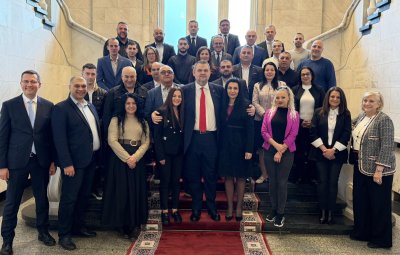 Делян Пеевски посрещна младежи от Монтана в Народното събрание и им представи &bdquo;Музея на Сглобката&ldquo;