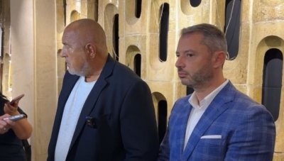 В ГЕРБ действително има напрежение, а то обикновено е за пари или власт