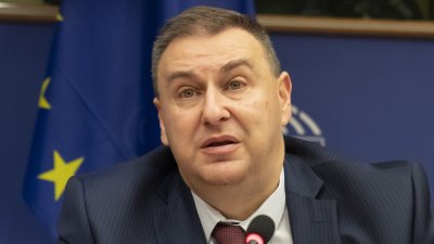 Емил Радев: Без силна отбрана няма сигурна Европа
