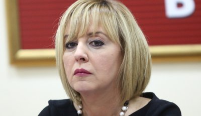 Манолова: Докато някои се чудят как да си платят сметките, депутатите ще взимат с 9% по-високи заплати
