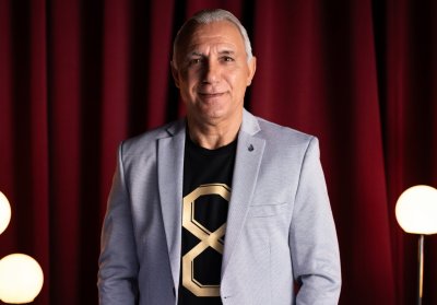 Стоичков навърши 60 с бляскав празник &ndash; звезди, музика и златна торта като &bdquo;Златната топка&ldquo; (СНИМКИ)