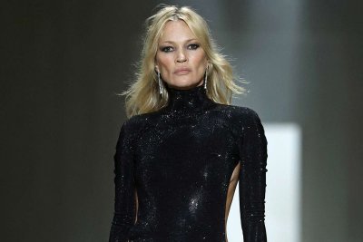 Супермоделът Кейт Мос прикова погледите на подиума на Gucci