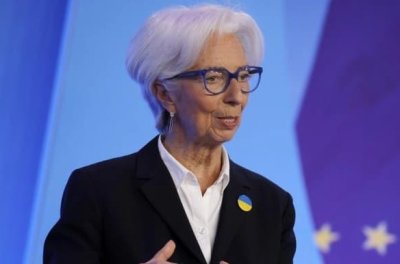 Лагард демонстративно напусна форум в Давос след антиевропейска реч на американски министър