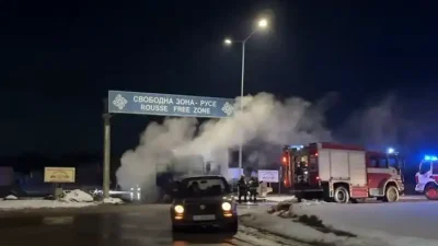 Инцидент с горящ камион блокира ключовия вход към Дунав мост