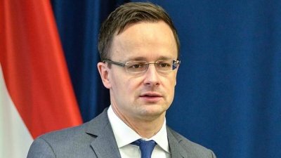 Сийярто постави ултиматум на Брюксел
