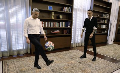От терена в коридорите на властта: Димитър Бербатов става съветник на премиера