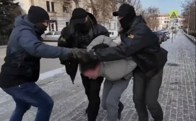 ФСБ на Русия предотврати терористична атака срещу високопоставен военен офицер в Крим (ВИДЕО)