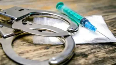 Наркотици и 15 000 евро иззети при акция на полицията в София