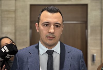 Вълков: Няма как парламент с ниско обществено доверие да взима геополитически решения (ВИДЕО)