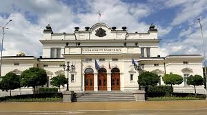 Кризата с горивата разискват на извънредно заседание на парламента днес