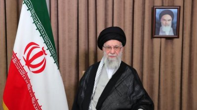 Израел съобщи, че е унищожил самолет на летището Мехрабад в Техеран